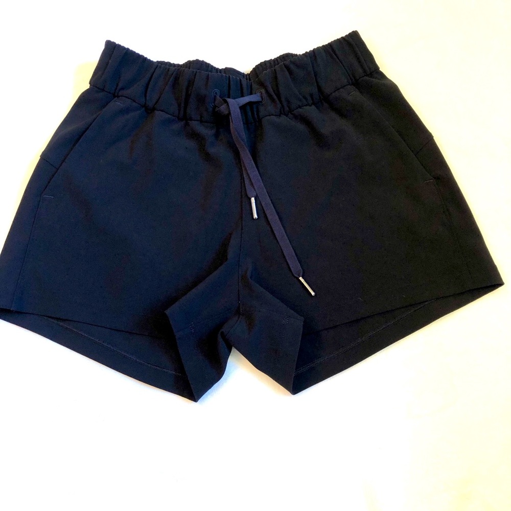 Lululemon On The Fly short